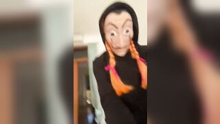 Priscilla Salerno trova un fan inside ascensore e si fa inculare