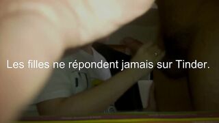 Teenie bouclee pour une tres longue fellation