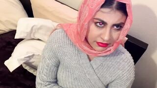 Sneaky stepdad gets blowjob from filthy goddess Muslim daughter.
