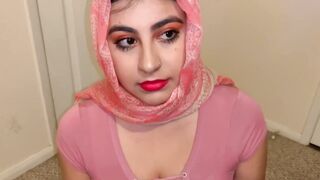 Sneaky stepdad gets blowjob from filthy goddess Muslim daughter.