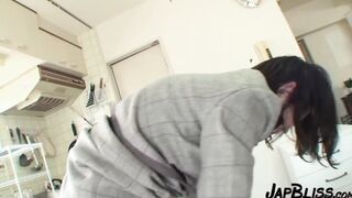 40yo Japanese Skank Receives A Cummed After The Doggy Style
