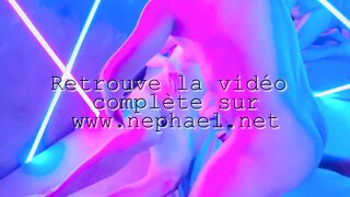 Je me fais baiser par un fan dans un club libertin