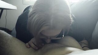 DAILY facefuck on the couch took a break from tv