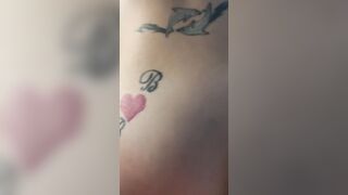 Je baise ma voisine , elle se masturbe a l idée que je lui gicle sur les fesse