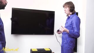French mom Got Butt Nailed By The 2 Repair Guys