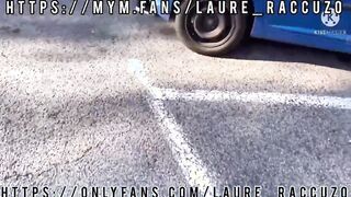 Jeune Francaise accoste des inconnus sur une aire d’autoroute pour leur vider les couilles !