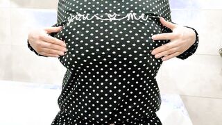 View me play with huge natural breasts