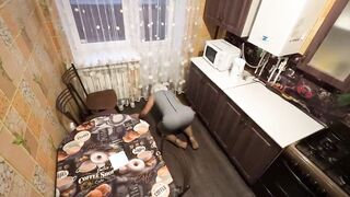 Older MILF decided to clean the floor but get anal