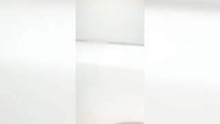 人妻を昼間呼び出しチ○ポと極太ディルドで二穴串刺し調教/NTR/hentai/バイブ/japanese chick filled2 holes with penis and vibrator