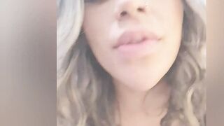 VERY BEAUTY BRAZILIAN BLONDE HAVING FUN AT HER HOUSE AND MASTURBING