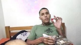 a man from tinder invites me to eat an ice