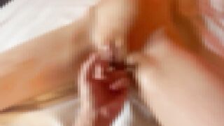 『美少女拘束』初めての潮吹きにイキ顔で恥ずかしがる可愛い女子大生を泣くまで連続で逝かせる！素人カップル/スタイル抜群/パイパン/電マ/SM/10代/English subtitles♡RYO＆YUU♡