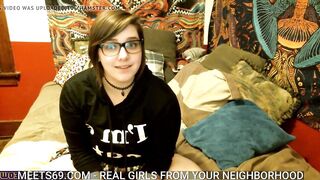 Turned On Bombshell seen on the meets69 sucks my dick
