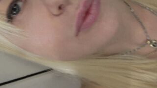 VULGAR milf SELF SATISFACTION WINKING ASSHOLE