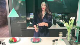beauty dark haired made a fellatio and get cum into her