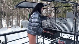 beauty dark haired made a fellatio and get cum into her