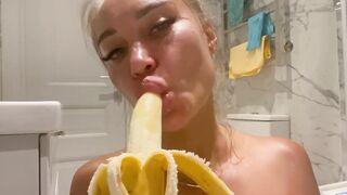 Monika Fox Stuffed A Banana Into The Butt