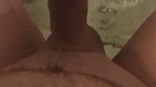 Interrupting her bath tub for an super sexy bj
