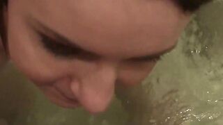 Interrupting her bath tub for an super sexy bj