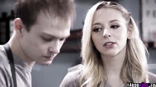 Lily Larimar sinks to her knees and offer Alex Jett