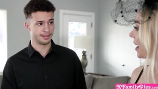 XFamilyPies.com - 19 Year Old stepsister Braylin Bailey is ready for a