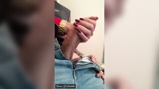 PEEHOLE INSERT NAILS AMATEUR HAND JOB INSIDE THE SCHOOL