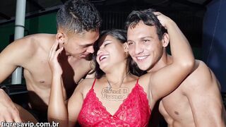 tigresavip does d.p and anal on top of the vehicle