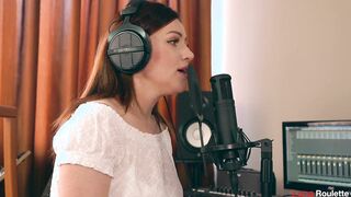 Mouth full of cum to sing better