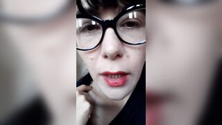 Féminisation suite je t insulte et te donne des ordres