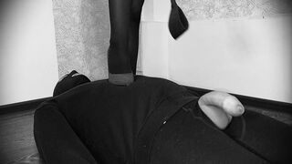 Lover queening sub sitting on face orgasm