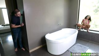 Scarlit Scandal lets stepbrother pulverize her african pussy