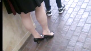 Candid heels shoeplay Hot legs