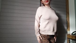 I am your date with a fart fetish and I'm farting in