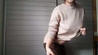 I am your date with a fart fetish and I'm farting in