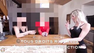 AURBEAUREAL et ses copines se bouffe la chatte. Mym