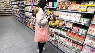Une belle mère se fait défoncer en anal par deux inconnus pour payer les dettes de son beau-fils !!!