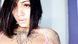 Shake huge tits