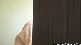2 men screwed mature older woman