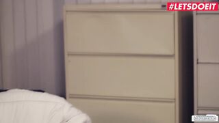 BUMSBUERO - Blonde Secretary Sophie Logan Is After Her Boss' Huge Penis - LETSDOEIT