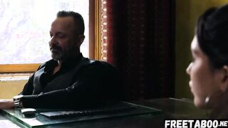 Spoiled Daughter Jane Wilde Gets Analized Into Front Of Her