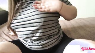 Plump women caresses her clitoris