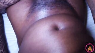 Phat BOOTY Vegas dancer bleu Marina twerks on huge african