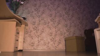 дама на высоких каблуках без трусиков снимает юбку!стриптиз!длинные ноги! анальная дырочка студентки