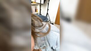 Showing my body and pissing inside my lingerie, sticking my finger inside my snatch and then blowing my fingering