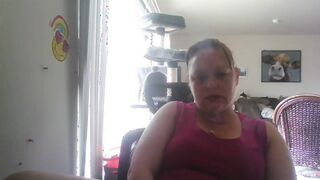 Voluptuous Dark Haired smoking and cuming!