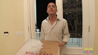 Blonde skank paying for pizza with her tight vagina