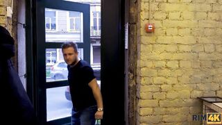 RIM4K. Russian man has sex with married chick after she