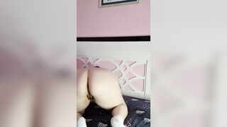 Evita Camila desnuda enseña su rico coño y su grande culo! (Evita Camila mom caliente)