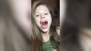 Young sweaty camel toe pants pees her leggings after workout