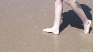 Beautiful Barely Legal Agnes Bathes Her Great Nude Body Inside The Ocean!